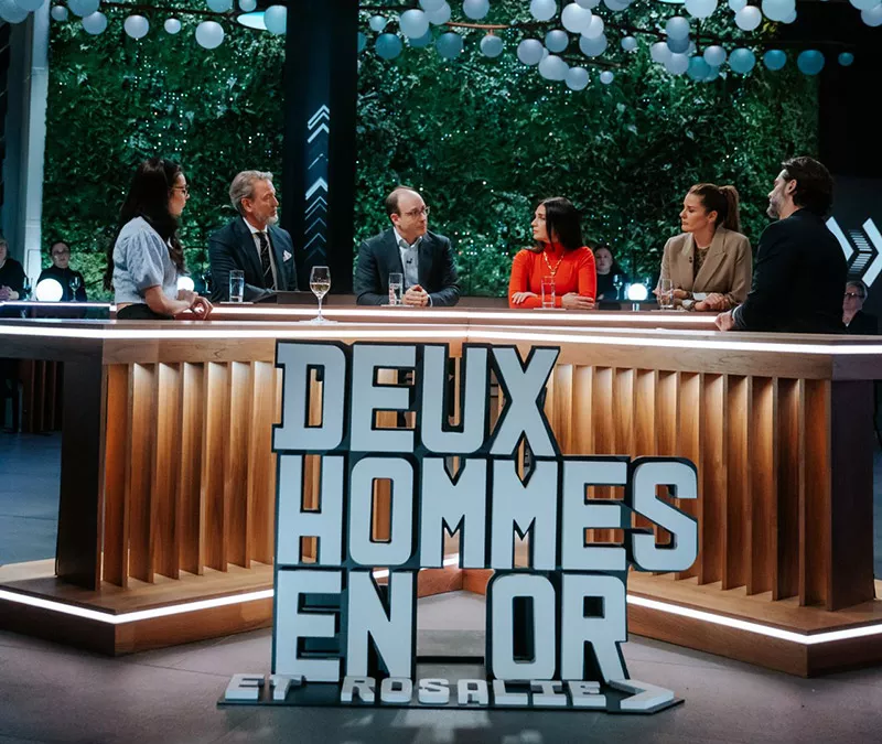 Charles Emond sur le plateau de Deux hommes en or et Rosalie de Télé-Québec.