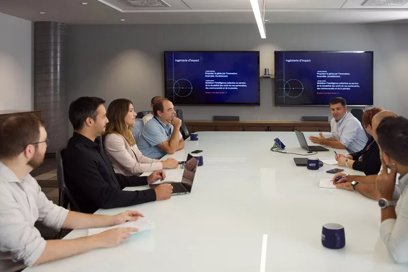 Employés de Norda Stelo.